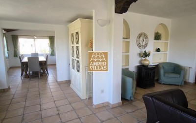 Beautiful and spacious Mediterranean villa with large terraces.